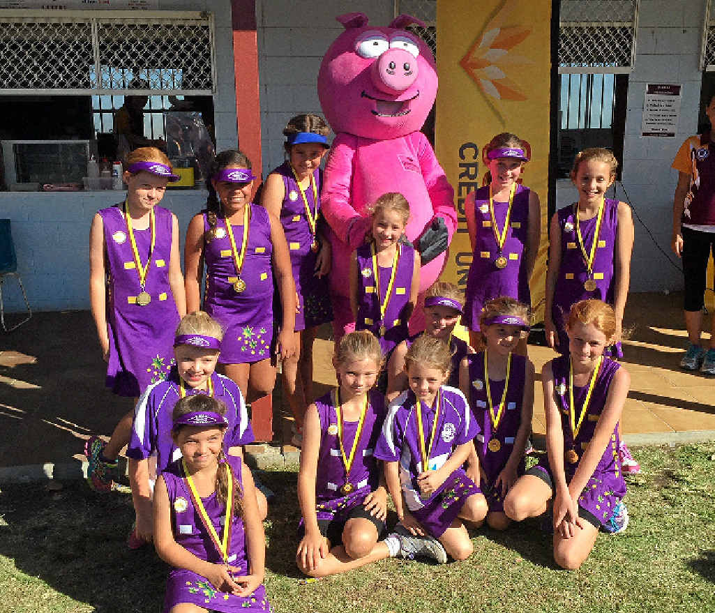 EFFORT: Whitsunday Netball’s youngest players in the Moddies Division with carnival mascot Crackles. EFFORT: Whitsunday Netball’s youngest players in the Moddies Division with carnival mascot Crackles.